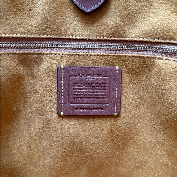 Coach Dakota Bucket Bag in Saddle 1941 - Picture 5 of 7